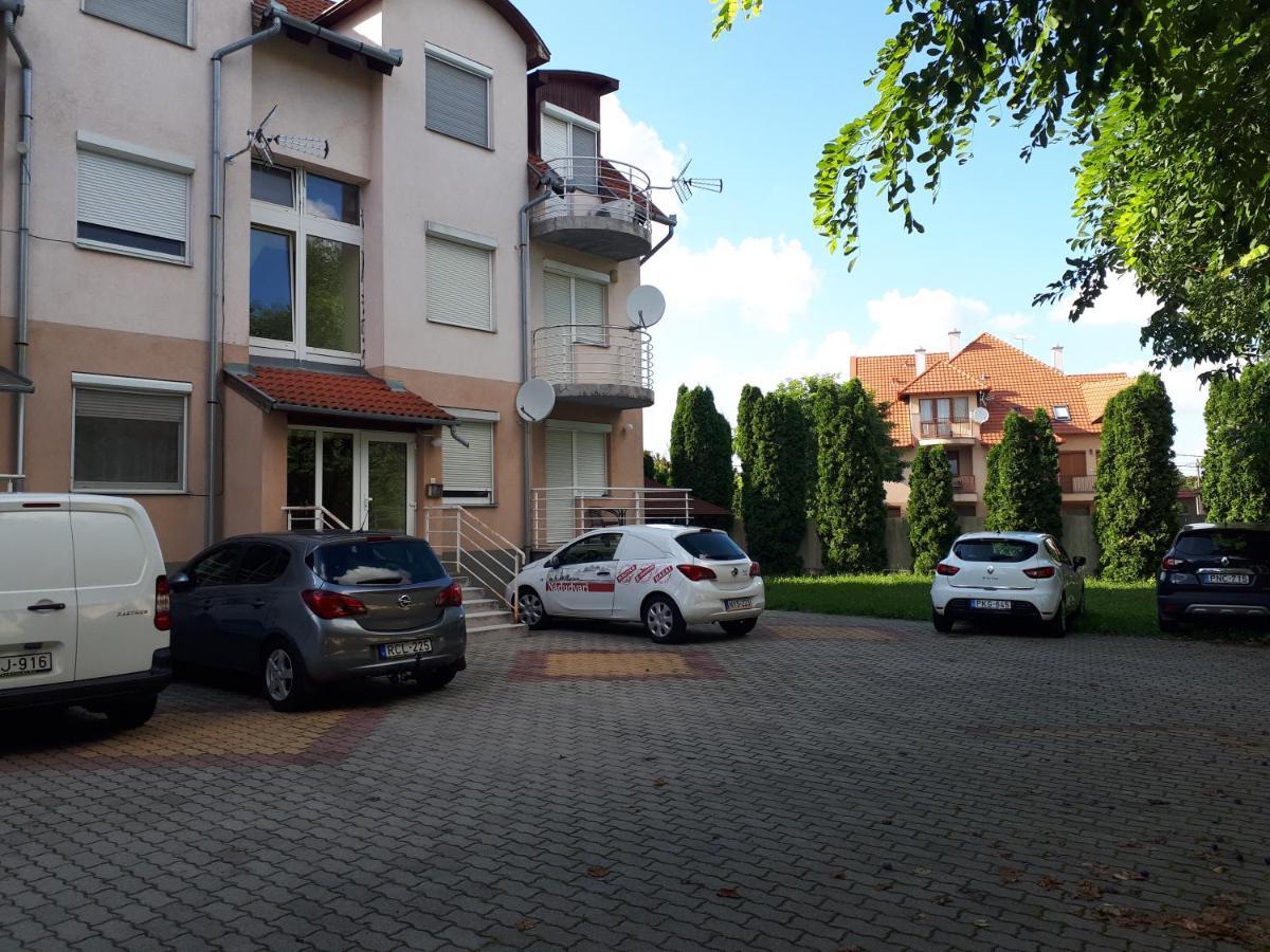 Katalin Apartman Hajdúszoboszló Buitenkant foto